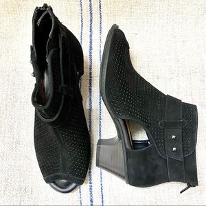 EARTH Black Leather Booties